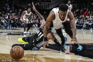 两端展现出 两端展现出