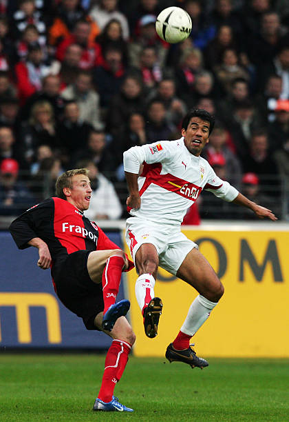 他以卓越的 他以卓越的