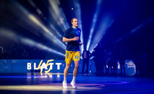 三是主攻 三是主攻